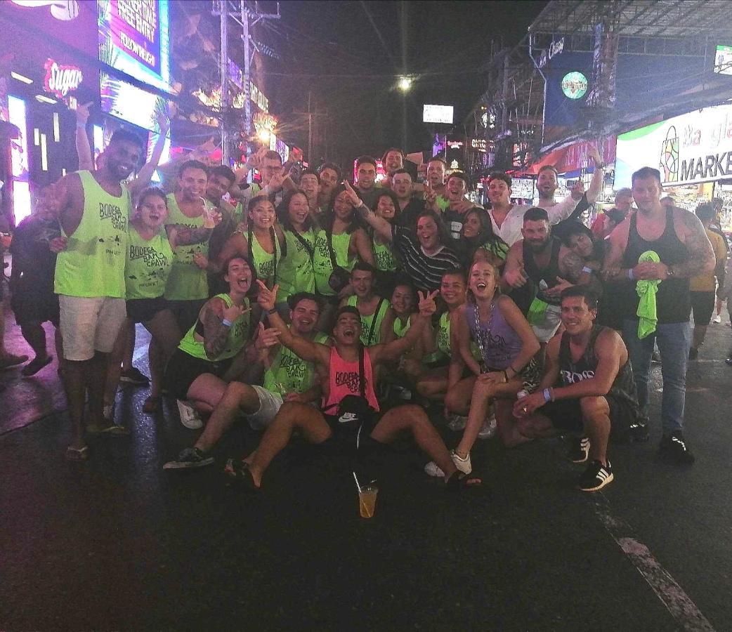 Bodega Phuket Patong (Adults Only) Hostel Buitenkant foto