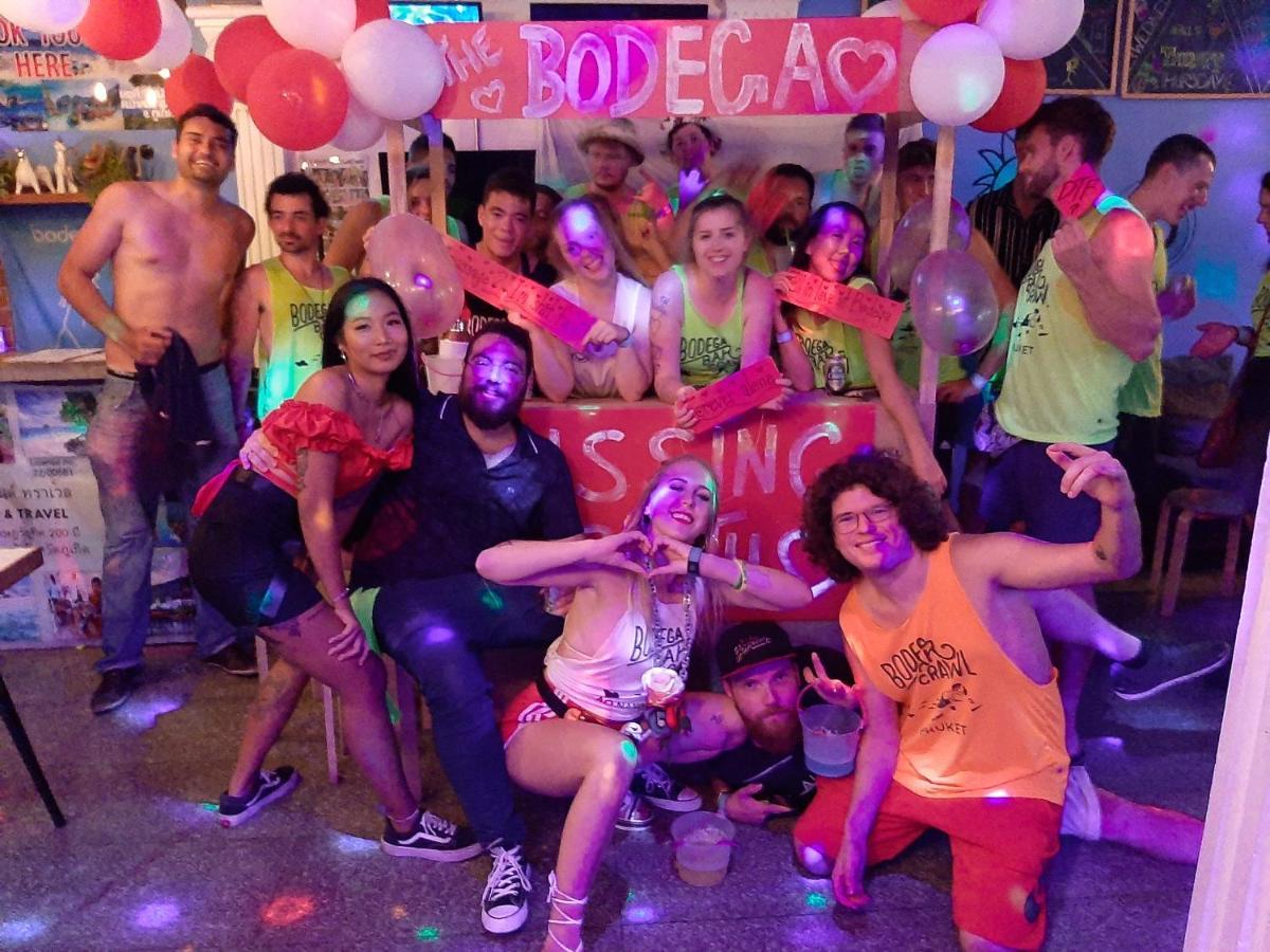 Bodega Phuket Patong (Adults Only) Hostel Buitenkant foto